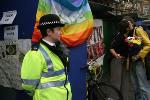 police and lovng protsters
