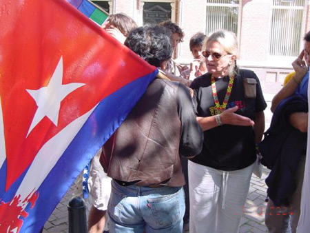 Opposition shocked with the Cuban flag