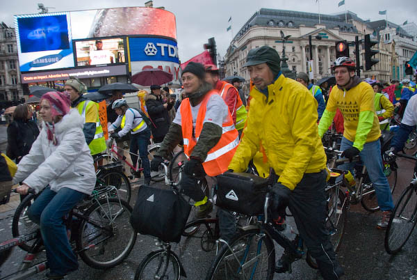 Cyclists at Piccadilly Circus. (C) Peter Marshall