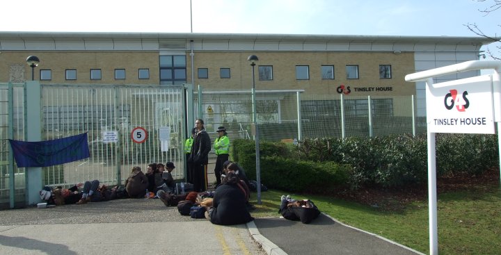 Tinsley House blockaded against Iraq return flight - photo at gates