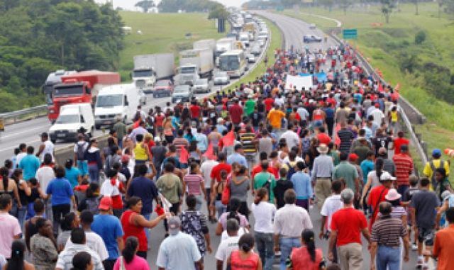 Blocking the motorway