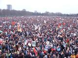 thousands fill Hyde Park
