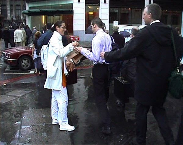 Financial Crimes distribution, London Bridge early on Friday 22 (picture)