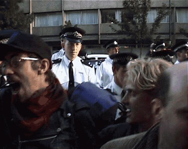 Second Picket outside London's Czech embassy. Thurs 28/09/00 (Photo)