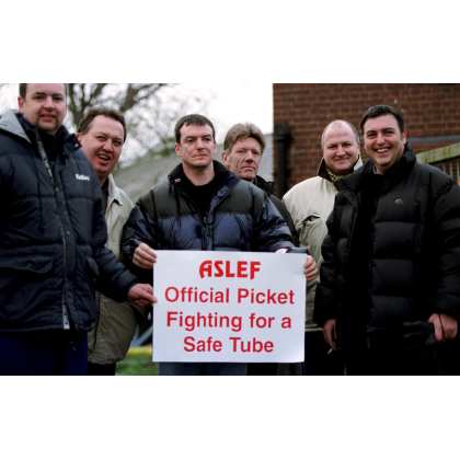 Trade union leaders join tube pickets