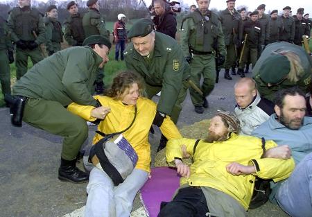 Germany: anti nuclear shipment protests