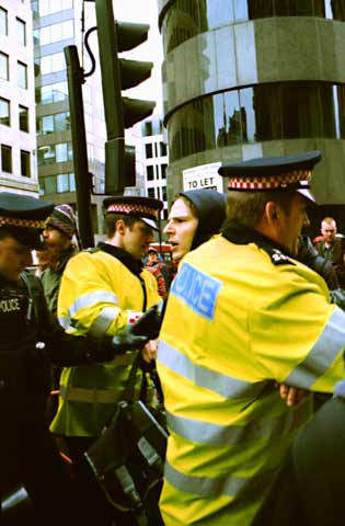 police intervention @ mayaday critical mass (pic1)