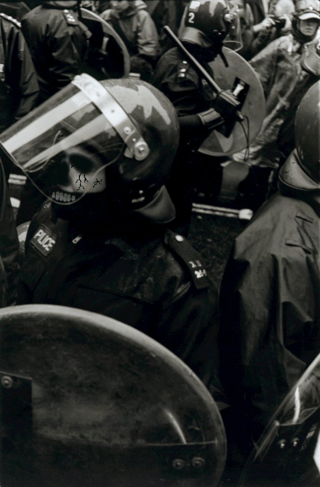 Mayday 2001-London-The true face of british policing