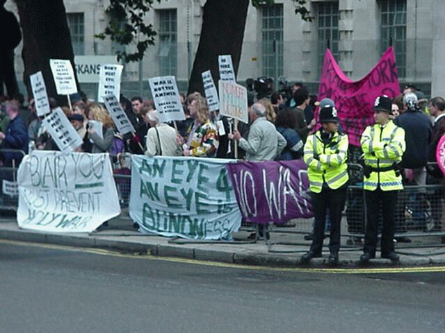 Peace Vigil London 18/09/01 - crowd / banner picture