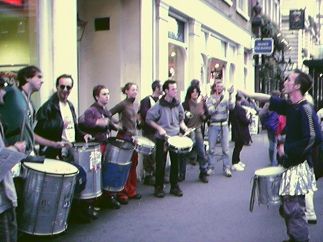 2 PICS FROM LONDON MCDONALDS PICKETS
