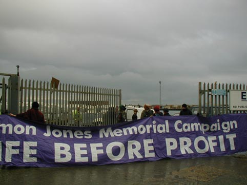 Action shuts down Euromin - five arrested