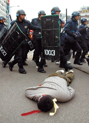 20,000 marched against the WTO in Seoul