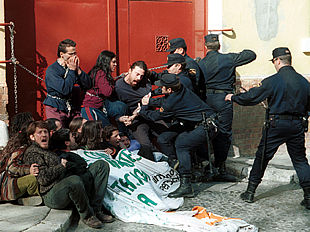 Support Nico Sguiglia: Stop the deportation of a no-border activist