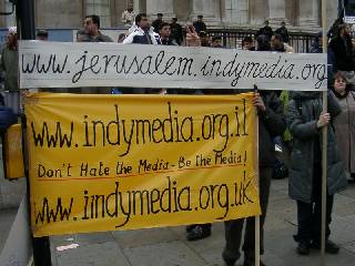 Trafalgar Square Full - pictures from palestine demo