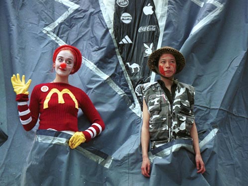 Kissinger protest pictures