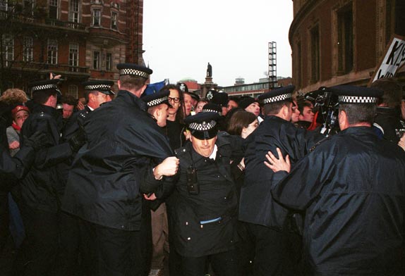 Kissinger protest pictures