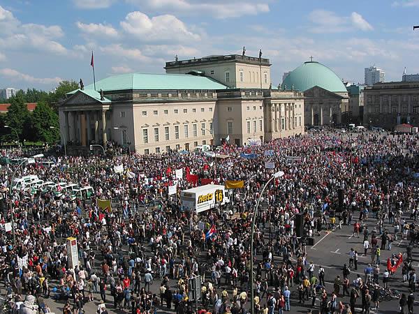70,000 against bush, war and capitalist globalization in berlin