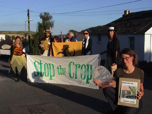 Anti-GM convoy heads to London