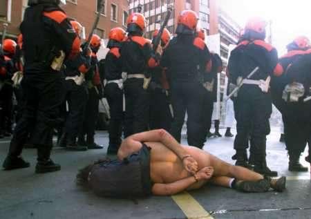 BASQUE COUNTRY: TWO DEMONSTRATORS IMPRISONED FOR DEMANDING THEIR CIVIL RIGHTS