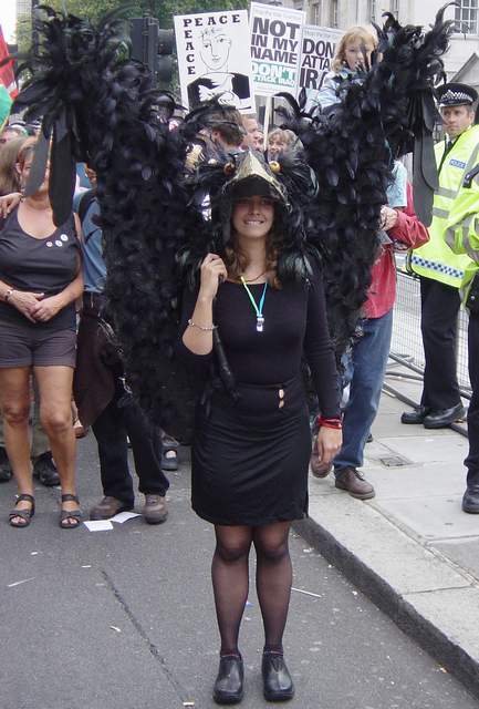 Good resolution pics from Sept 28 anti-war demo in London