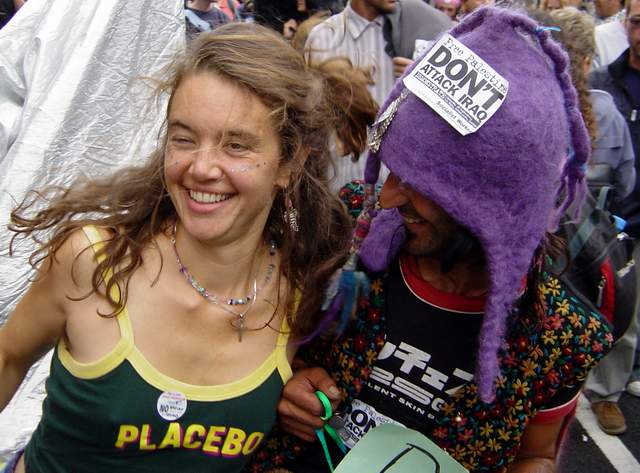 Good resolution pics from Sept 28 anti-war demo in London