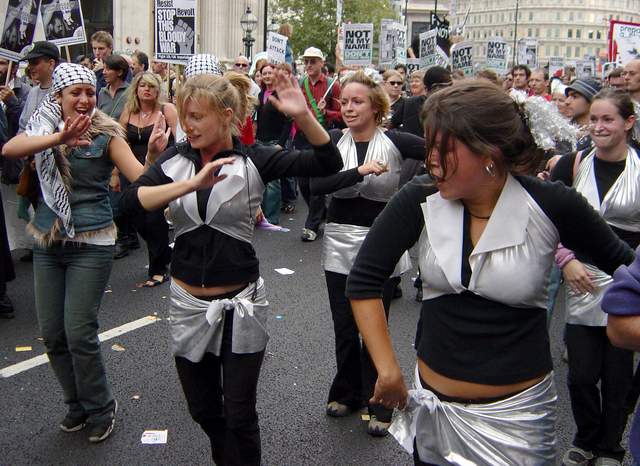 Good resolution pics from Sept 28 anti-war demo in London