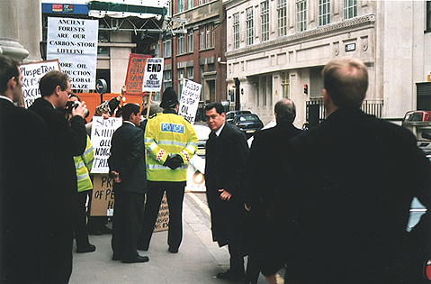 Peru:Stop Killing The Forest.President's Trade Visit to London Dogged By Protest