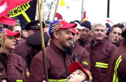 FIREFIGHTERS DEMO (pics)