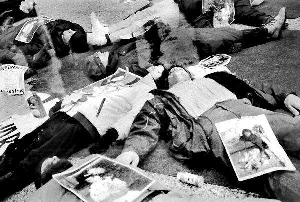 Chicago Iraq Peace Pledge Die-in pt.2