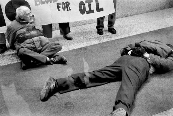Chicago Iraq Peace Pledge Die-in pt.2