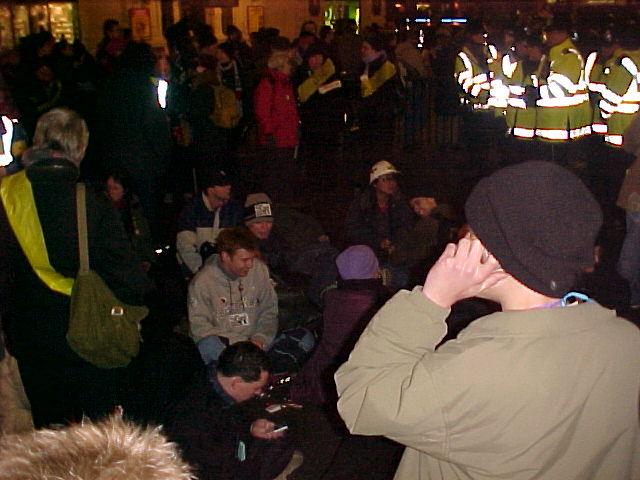 Fotos Mass Sit-Down in Picadilly and Arrests