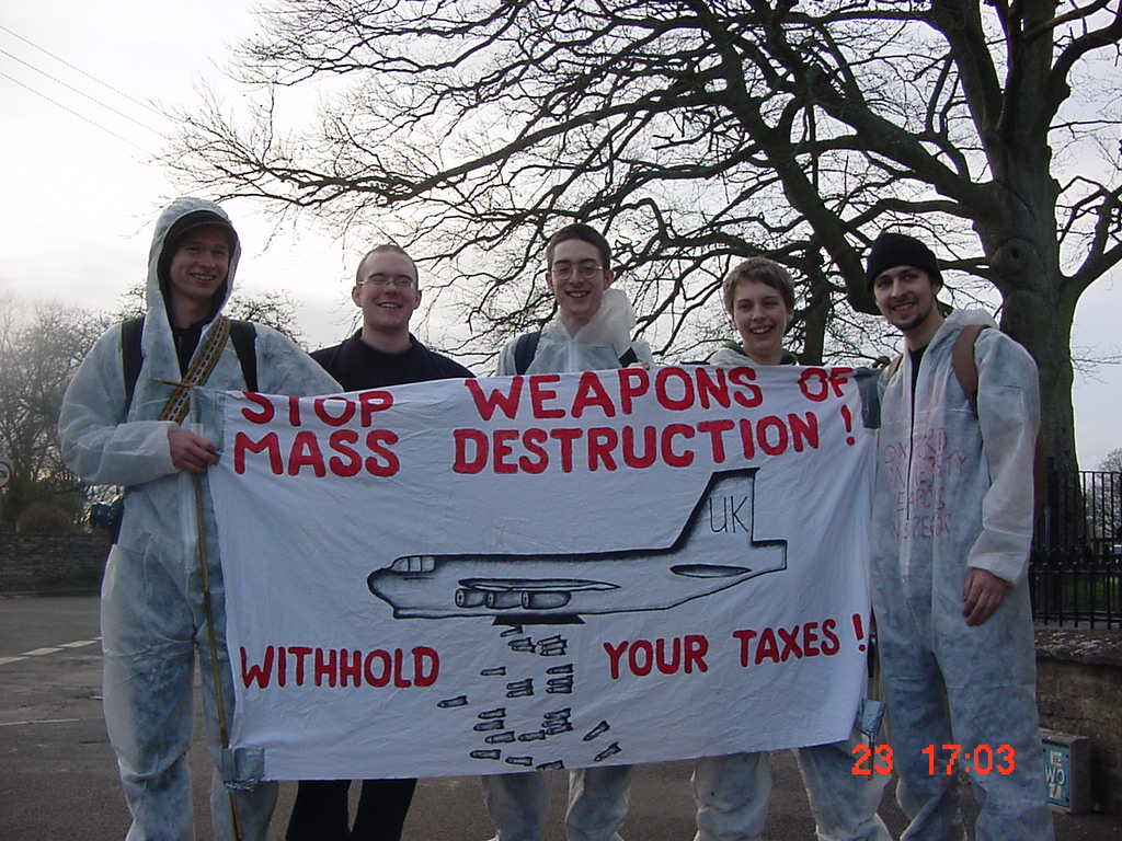 Oxford Weapons Inspectors join 500 to storm RAF Fairford.