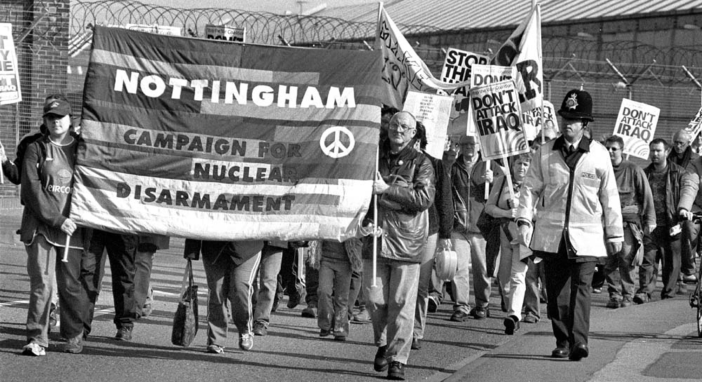 Chetwynd Barracks, Nottingham : Stop the War protest against molilisation.