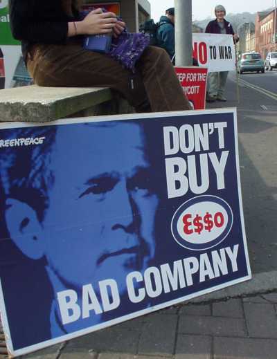 Esso Picket in Todmorden, West Yorkshire