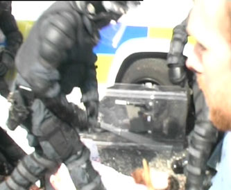 VIDEO + PICTURES PSNI Attack anti Bush/War protesters BELFAST