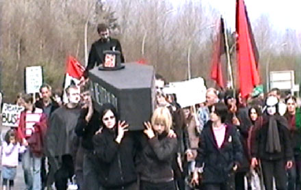 Recient futtage of anti-war events