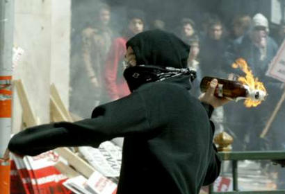 MORE PICS FROM THE RIOTS IN GREECE