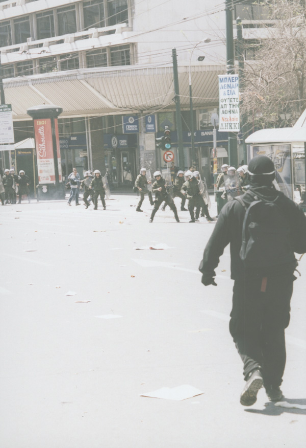 MORE PICS FROM THE RIOTS IN GREECE