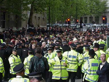 crowd still surrounded arriving in the square
