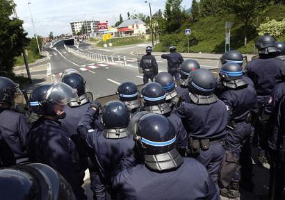 French Police Teargas Anarchists in G8 Eve Clash
