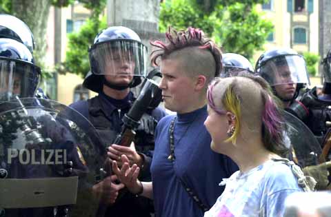 G8: Injured imcuk Photographers Report on Police Repression