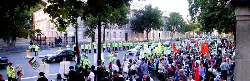 Photo of Demo against Sharon's visit to Downing St