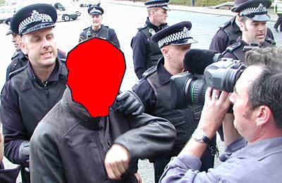 Thug copper at Connaught Bridge - 10 Sept at 13:15hrs