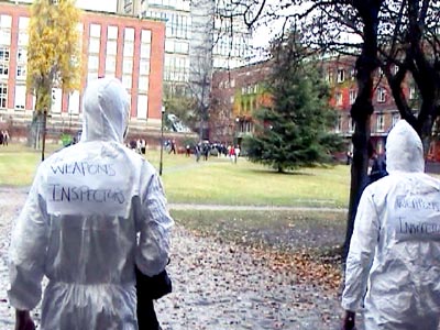 The Weapons Inspectors move in