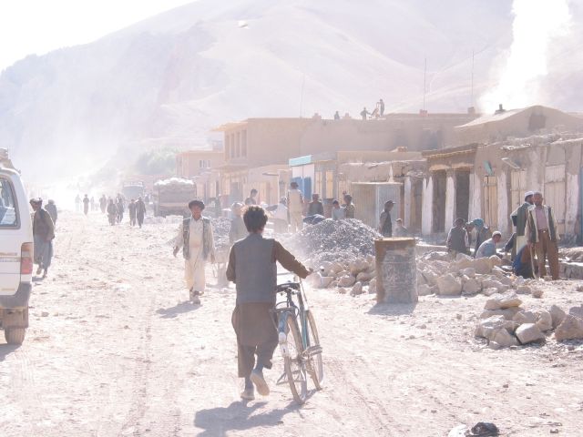 Bande Amir: Reconstruction after the war in Yakawlang (Sep 2002)