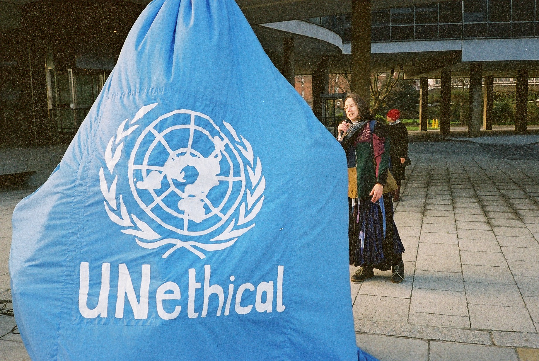 London Rising Tide street theatre, UN London, late '04