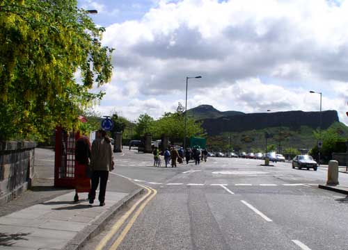 walk to the US consulate - demo from behind
