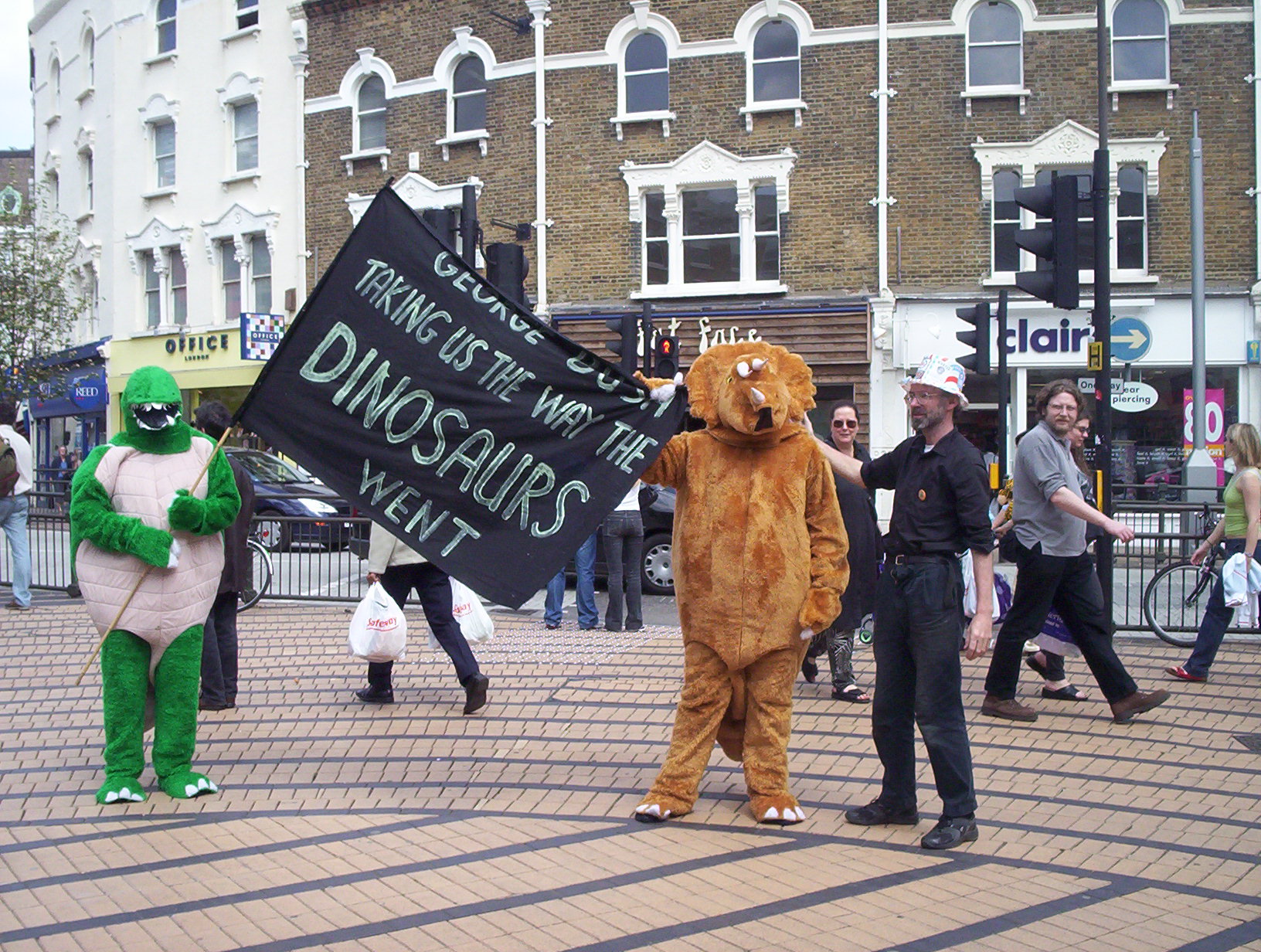 phil with dinos in wimbledon