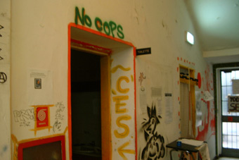 A lovely squat toilet ( Casa Loca )