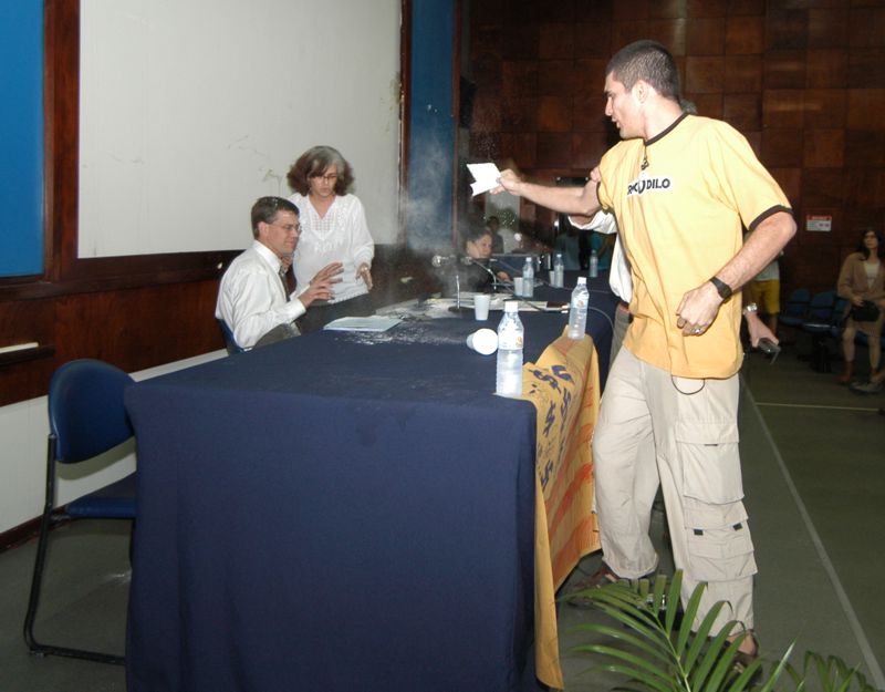 U.S. politicians not welcome in Rio de Janeiro